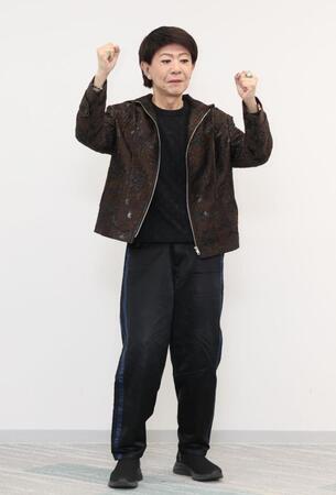 　元気な姿を見せる美川憲一（撮影・金田祐二）