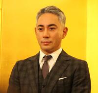 　製作発表に登場した市川團十郎