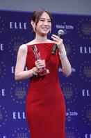 　受賞に笑顔の北川景子（撮影・金田祐二）