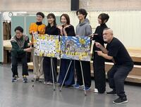 　取材会に出席した（左から）男性ブランコの浦井のりひろ、平井まさあき、松井愛莉、紅ゆずる、水田航生、山崎真実、後藤ひろひと