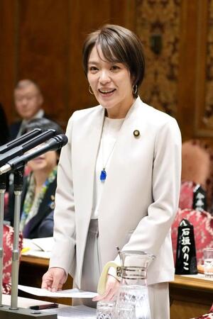 　参院予算委で質問する今井絵理子氏（自民党）