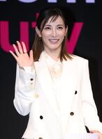 　笑顔の加藤あい（撮影・金田祐二）