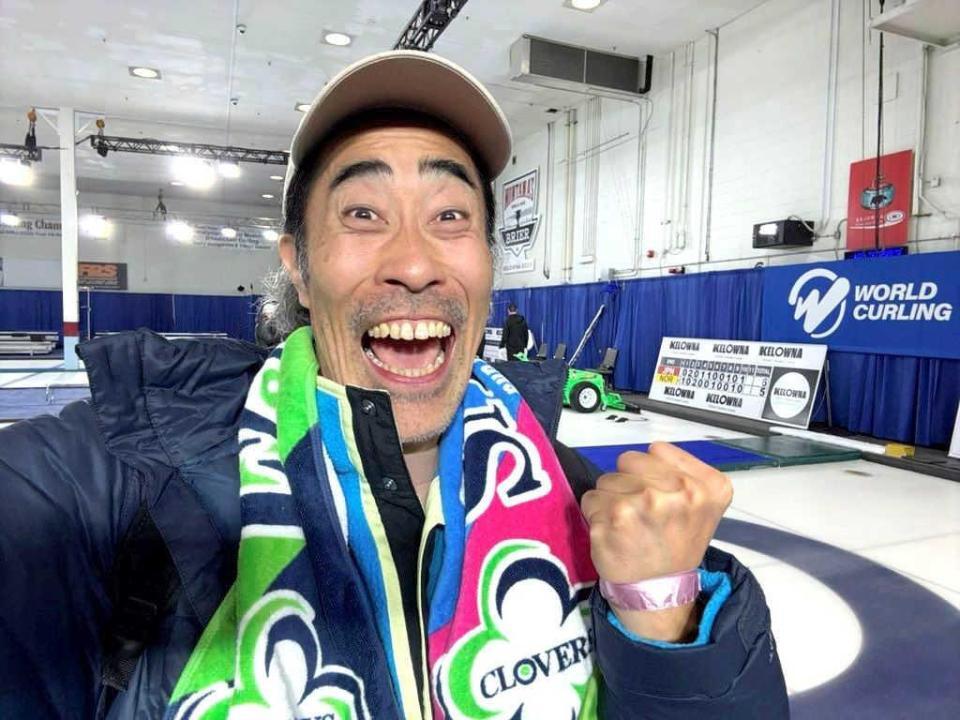 　フォルティウスが五輪出場を決めた瞬間を現地で見届けたなすび（なすびのＸ＠ｈａｍａｔｓｕｔｏｍｏａｋｉから）