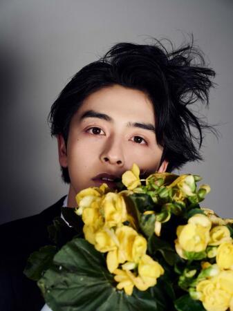 　新原泰佑ファースト写真集「Ｆｌｉｃｋｅｒ」より