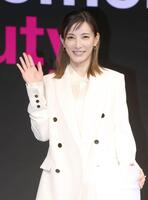 　笑顔の加藤あい（撮影・金田祐二）