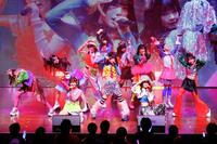 　ライブを盛り上げるＷＨＩＴＥ　ＳＣＯＲＰＩＯＮ　©ＯＶＥＲＳＥ／ＫＩＮＧ　ＲＥＣＯＲＤＳ