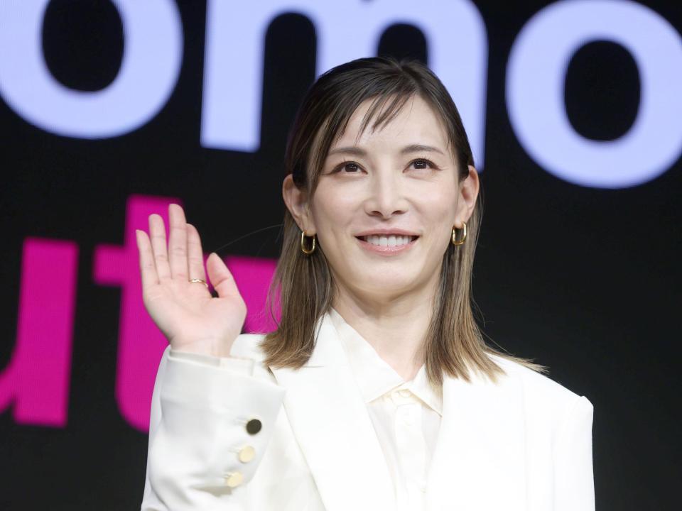 　笑顔の加藤あい（撮影・金田祐二）