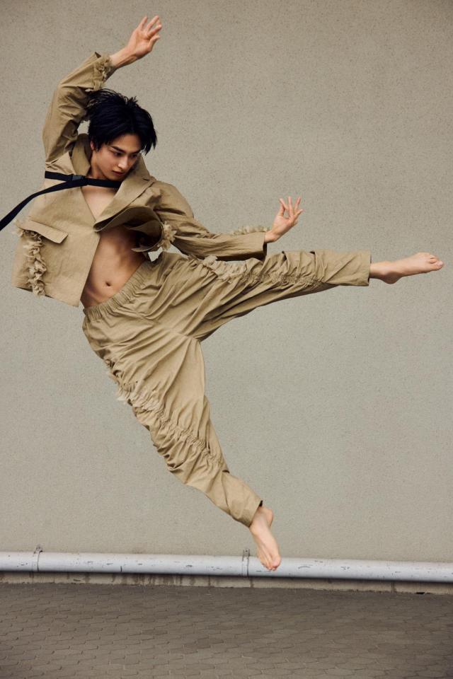 　新原泰佑ファースト写真集「Ｆｌｉｃｋｅｒ」より