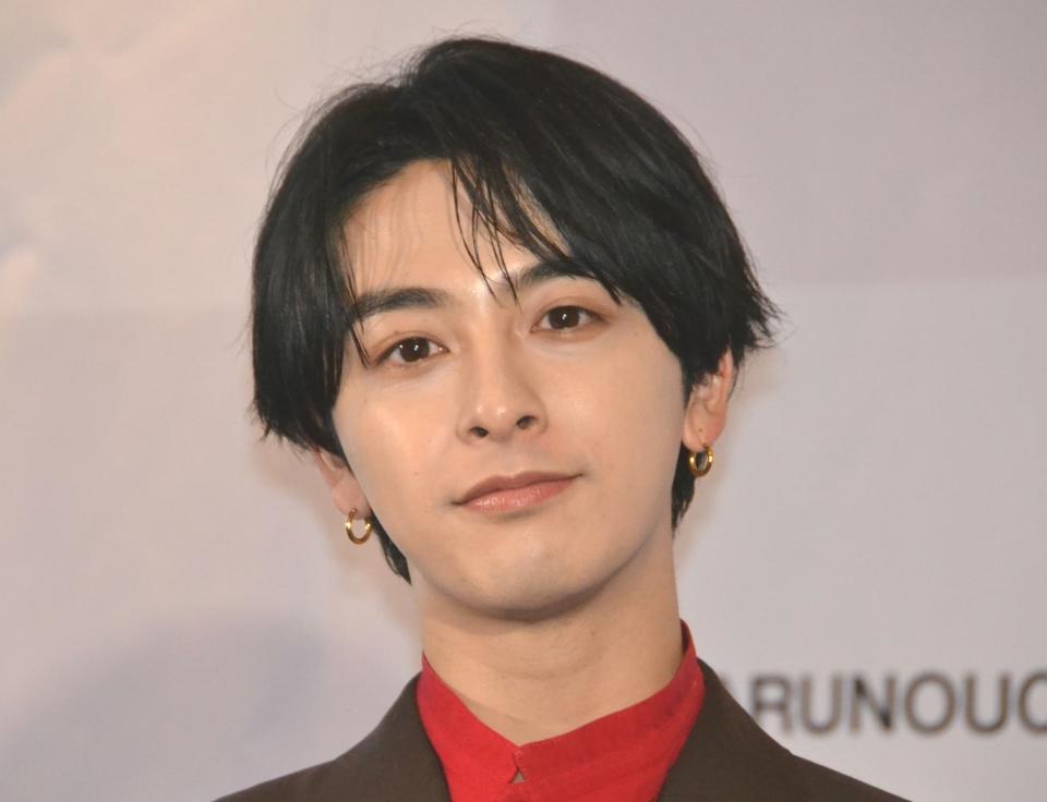 　ファースト写真集「Ｆｌｉｃｋｅｒ」発売記念イベント取材会に登場した新原泰佑