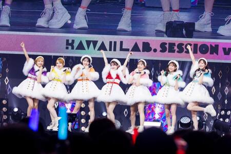 　かわいらしくパフォーマンスするＦＲＵＩＴＳ　ＺＩＰＰＥＲ（撮影：ヨシモリユウナ）