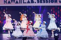 　かわいらしくパフォーマンスするＳＷＥＥＴ　ＳＴＥＡＤＹ（撮影：ヨシモリユウナ）