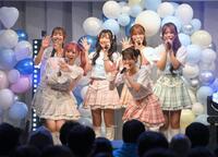 　２周年記念ライブを行ったｍｙ　ｆａｖ（前列左から）園田一花、古松華、（後列同）川又あん奈、黒瀬梨花、田中美帆、西村瑠香（撮影・伊藤笙子）