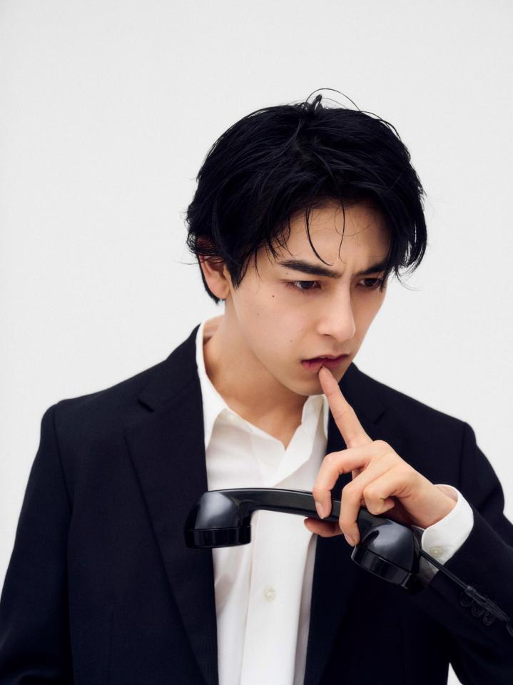 　新原泰佑ファースト写真集「Ｆｌｉｃｋｅｒ」より