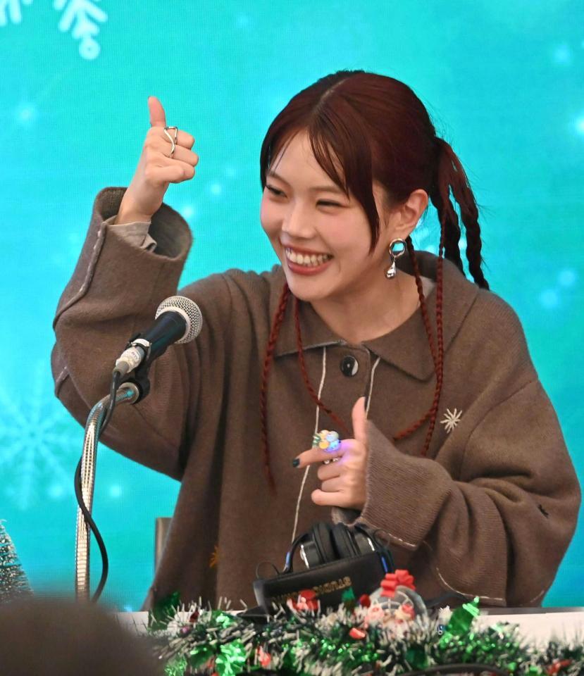 　ラジオ番組公開生放送を行ったアイナ・ジ・エンド（撮影・持木克友）