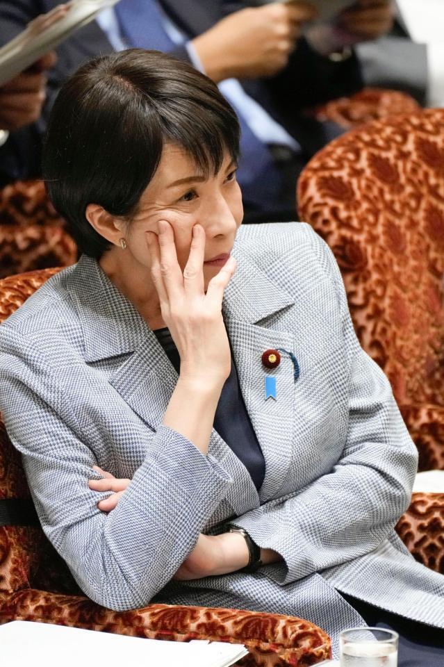 　参院予算委で質問を聞く高市首相＝１２日午後