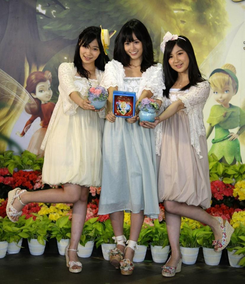 　ＤＶＤをＰＲするＡＫＢ４８の（左から）指原莉乃、前田敦子、小野恵令奈＝２０１０年撮影