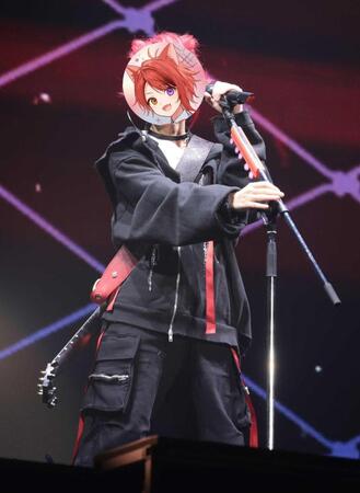 　ワンマンライブで熱唱する莉犬