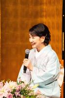 　写真集「吉永小百合」刊行記念サイン本お渡し会を行った吉永小百合