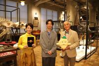 　「ダーウィンが来た！」に出演する相葉雅紀。（左から）廣瀬智美アナウンサー、岩合光昭氏