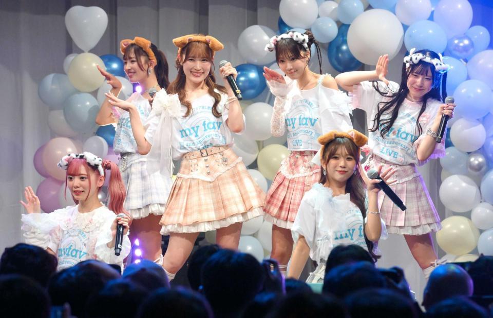 　２周年記念ライブを行ったｍｙ　ｆａｖ（撮影・伊藤笙子）