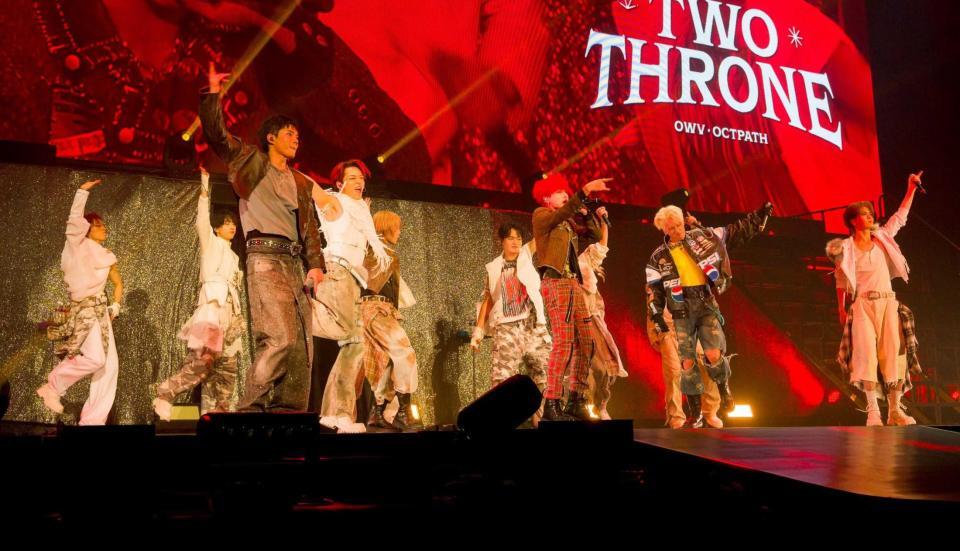 　パフォーマンスするＯＷＶとＯＣＴＰＡＴＨ　©武田真和