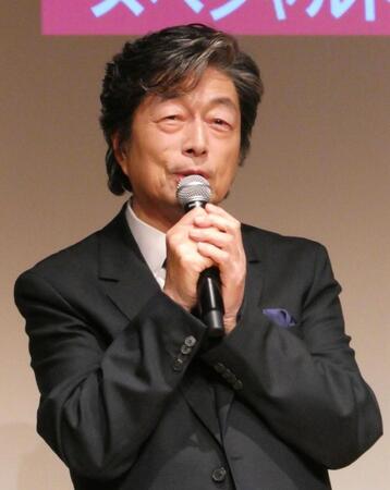 　トークを行う中村雅俊