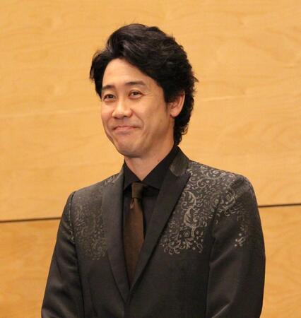 　笑顔を見せる大泉洋