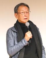 　トークを行う鎌田敏夫氏