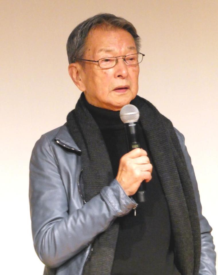 　トークを行う鎌田敏夫氏