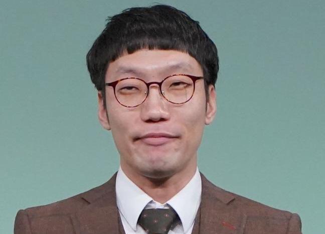 男性ブランコ・平井まさあき