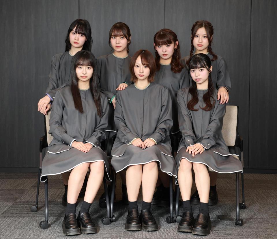 ２ｎｄシングルをリリースした（前列左から）ＢＮＳＩのＬＩＬＩ、ＭＡＹＡ、ＡＩ、（後列左から）ＲＥＩ、ＳＡＫＩ、ＬＩＳＡ、ＹＵＩ