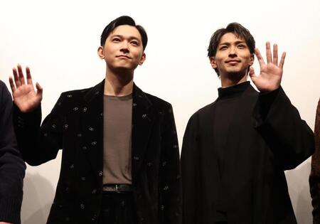 　トークデカお嬢を盛り上げた吉沢亮（左）と横浜流星（撮影・金田祐二）