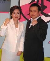 　三雲孝江アナウンサー、ラサール石井＝２００５年