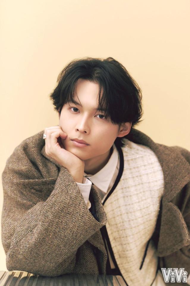 　ＡＤＵＬＴ部門で１位となったＳｉｘＴＯＮＥＳ・松村北斗　©講談社　ＶｉＶｉ２０２６年２・３月合併号