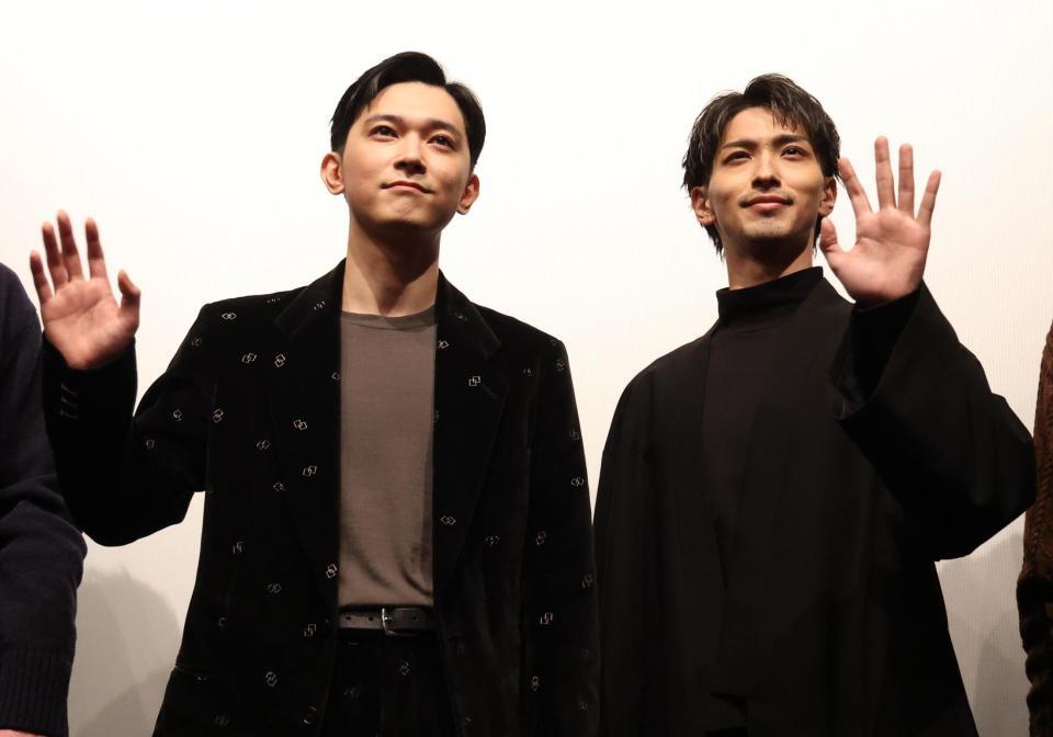 　トークデカお嬢を盛り上げた吉沢亮（左）と横浜流星（撮影・金田祐二）