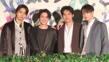 　（左から）ＢＥ：ＦＩＲＳＴのＪＵＮＯＮ、木戸大聖、水上恒司、綱啓永
