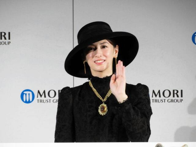 昼の赤坂がうっとり…エレガント貴婦人に変身の北川景子「1カ月に1度