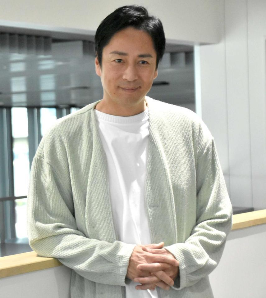 　不敵な笑みを見せる徳井義実