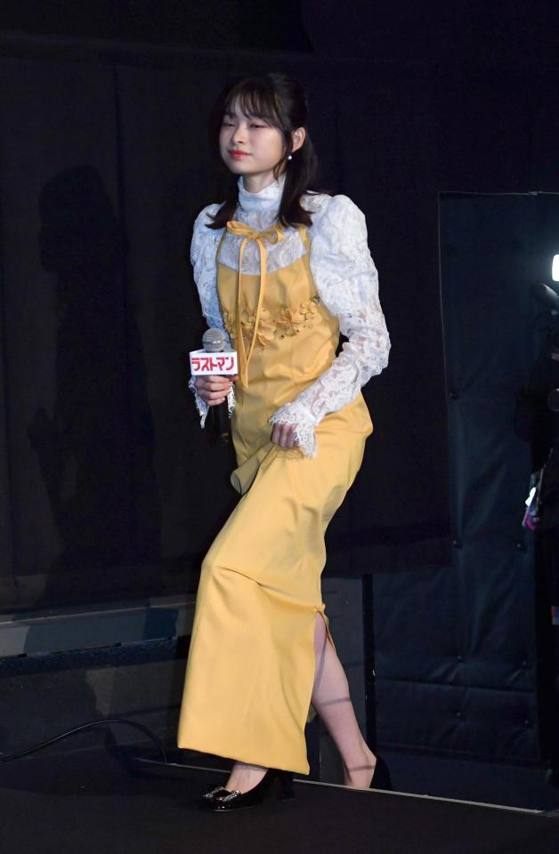 　舞台あいさつに登場した月島琉衣（撮影・開出牧）