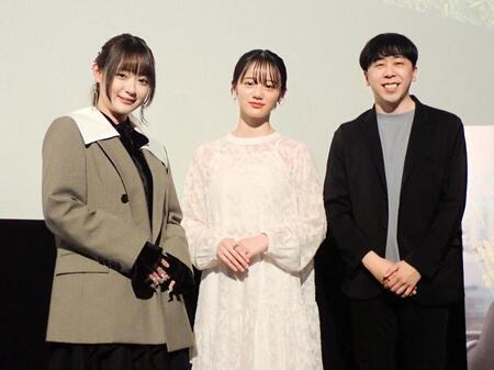 　舞台あいさつを行った（左から）まいきち、中島瑠菜、コウイチ監督