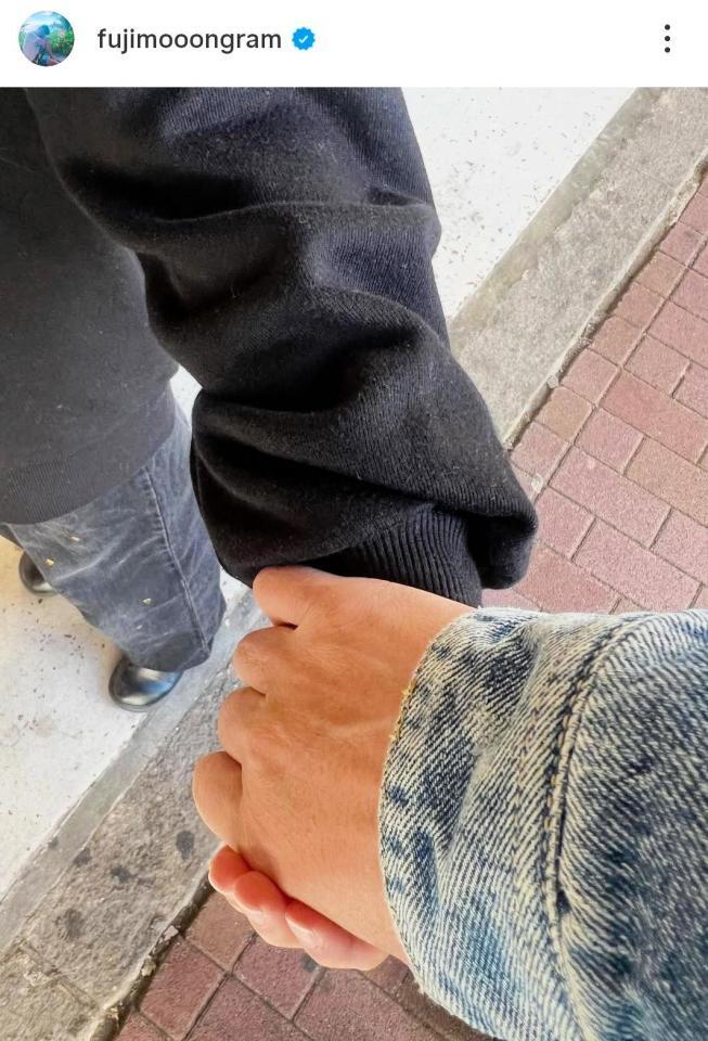 　藤本敏史のインスタグラム＠ｆｕｊｉｍｏｏｏｎｇｒａｍ（１２月１８日付）より
