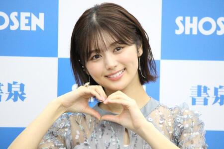 　ポーズを決める北野瑠華