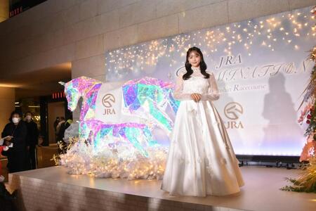 　イルミネーション点灯式に登場した森香澄