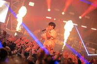 　横浜アリーナ公演を行ったＵＶＥＲｗｏｒｌｄのＴＡＫＵＹＡ∞（Ｓｈｉｎｓｕｋｅ　Ｔａｎｏｇｕｃｈｉ撮影）