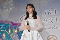 　点灯式に登場した森香澄