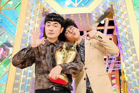 　２１代目のＭ－１王者となったたくろう　©Ｍ－１グランプリ事務局