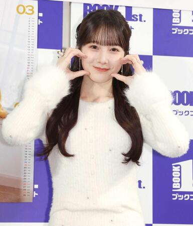 　笑顔を見せる本田紗来（撮影・佐々木彰尚）