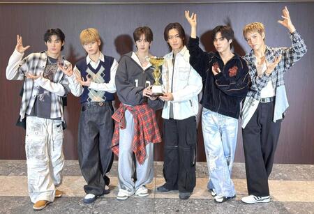 　取材に応じた８２ＭＡＪＯＲの（左から）ユン・イェチャン、キム・ドギュン、ナム・ソンモ、パク・ソクジュン、ファン・ソンビン、チョ・ソンイル