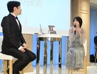 　心理カウンセラーの中島輝氏（左）とトークセッションする奥菜恵（撮影・開出牧）