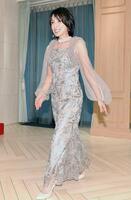 　エレガントな衣装で登場した奥菜恵（撮影・開出牧）